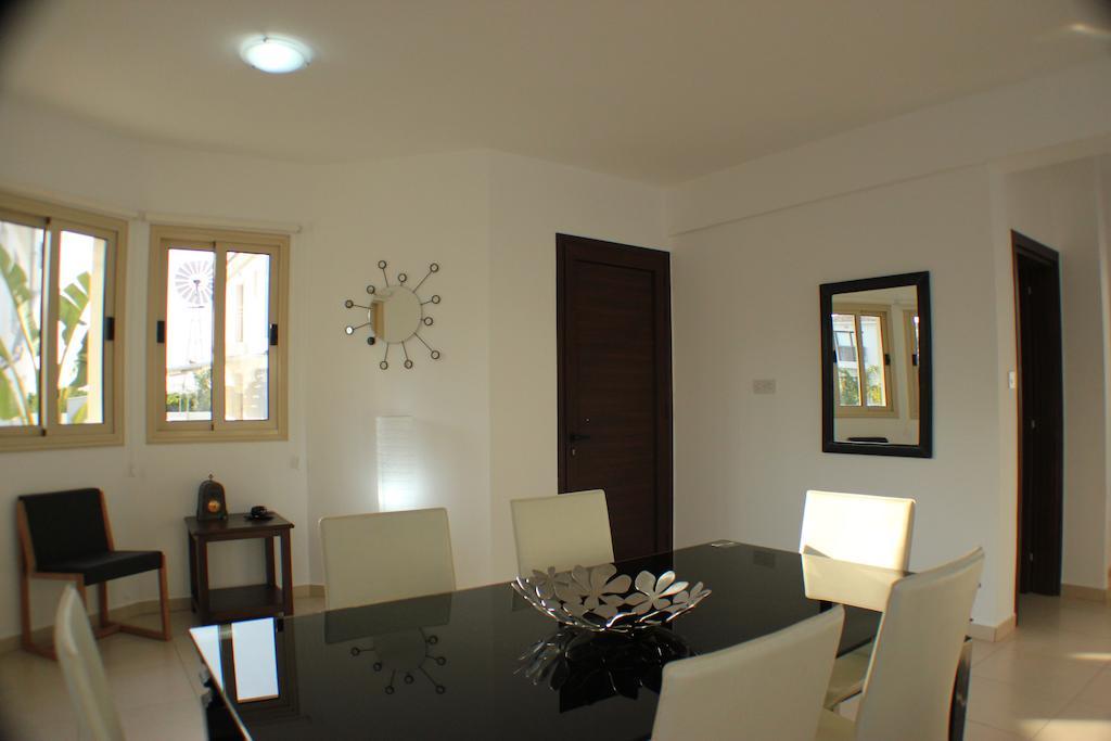 Palm Tree Villas Протарас Екстериор снимка