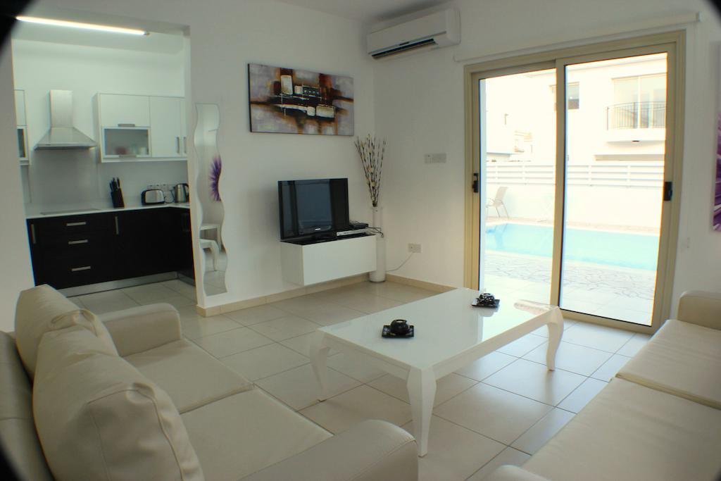 Palm Tree Villas Протарас Екстериор снимка