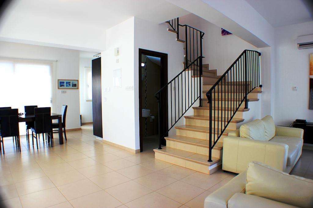 Palm Tree Villas Протарас Екстериор снимка