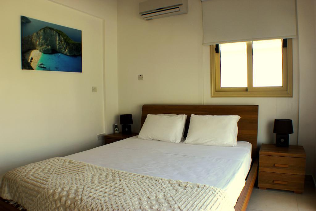 Palm Tree Villas Протарас Стая снимка