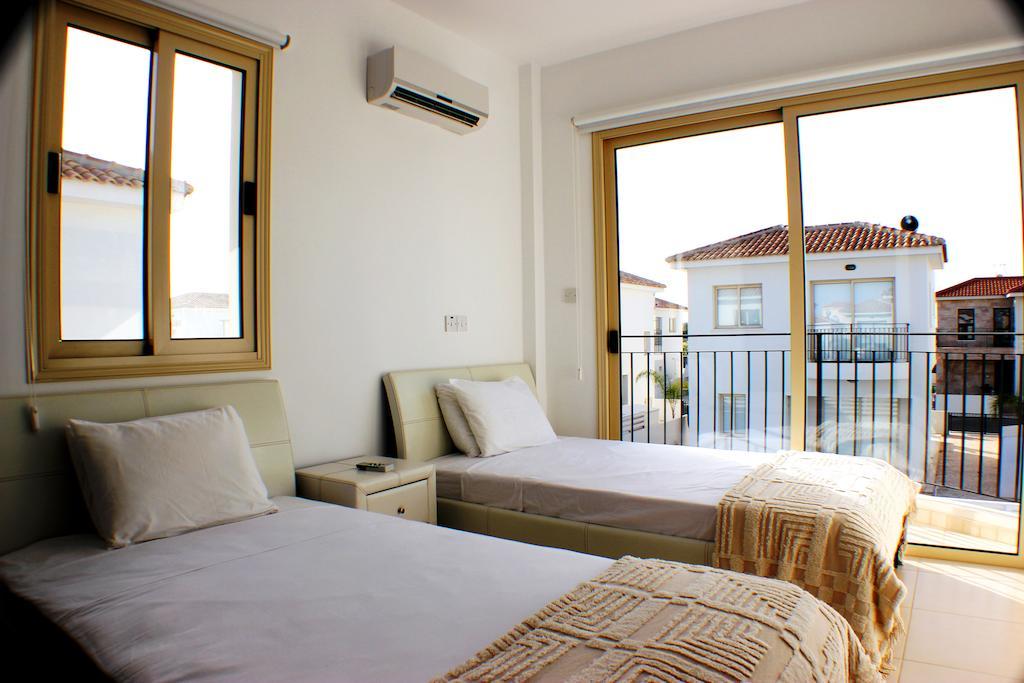 Palm Tree Villas Протарас Екстериор снимка
